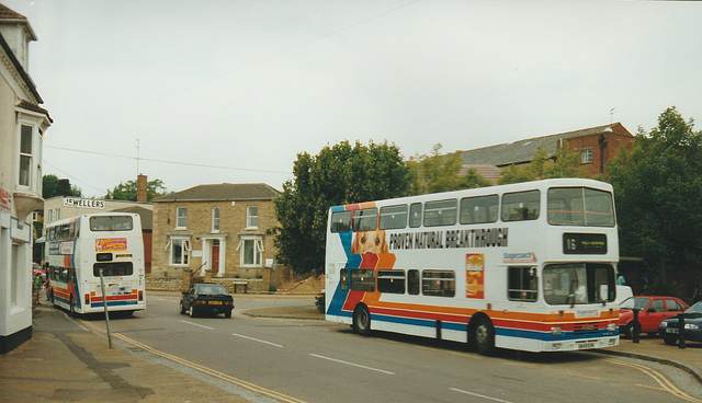 Stagecoach United Counties 688 (F688 JBD) and 643 (G643 EVV) in Raunds - 4 Aug 1999