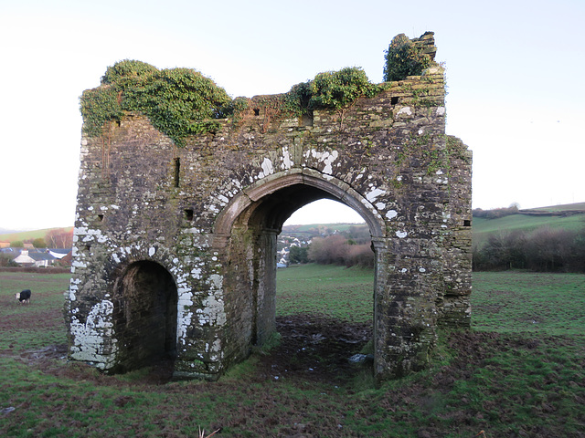 gatehouse, cornworthy augustinian priory, c15, devon  (1)