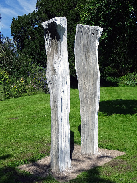 The Sisters.  Sculptor: Nick Eames