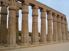 Colonnade de Karnak ....... (EXPLORE)