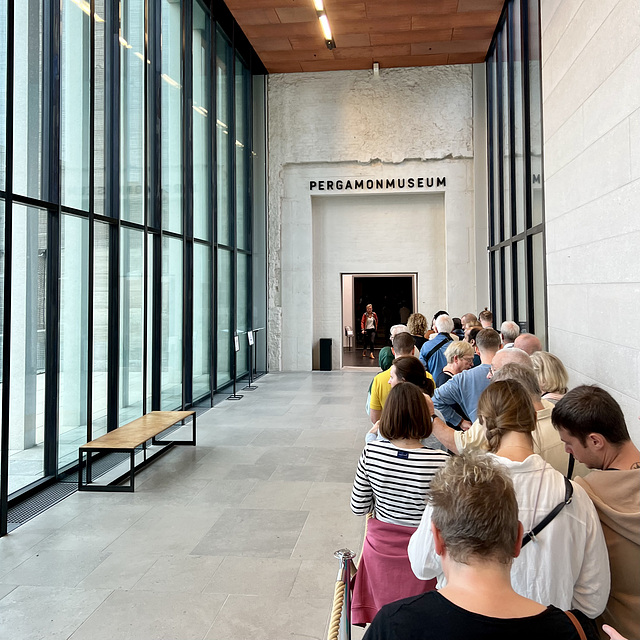 Berlin 2023 – Pergamon Museum – Queueing to enter the museum
