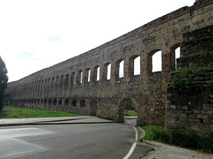 Saint Lazarus Aqueduct (1st century).