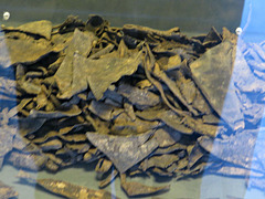 Jublains : fragments de cuir.