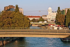 Wien - Blick über die Schwedenbrücke zur Sternwarte Urania