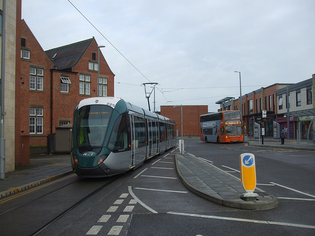 Ipernity: DSCF5281 Nottingham CT YN14 MUY And NET Tram 225 At Beeston ...