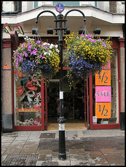 Oxford flower post