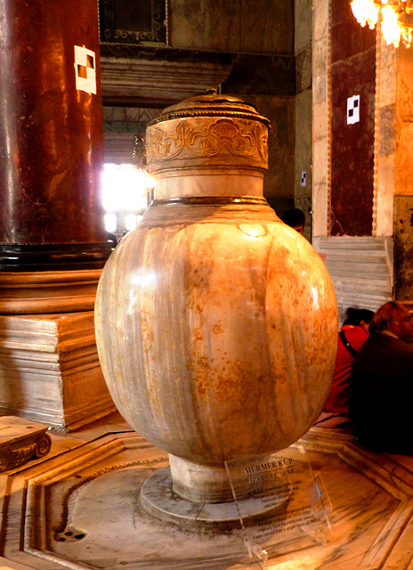 TR - Istanbul - Marble vase at Hagia Sofia