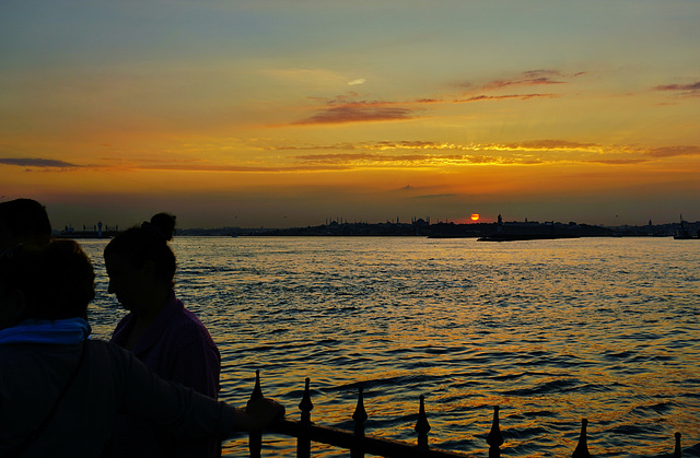 Sonnenuntergang über der Altstadt von Istanbul - Sunset over the Historic City of Istanbul - please enlarge!