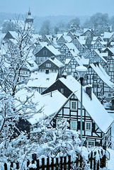 Schneetreiben über der Altstadt Freudenbergs
