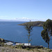 Une vue du lac Titicaca en Bolivie avec en fond la Cordillère des Andes