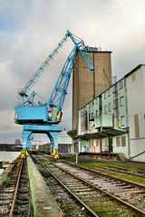 Gleise und Hafenkran am Stadthafen Essen / 18.01.2020
