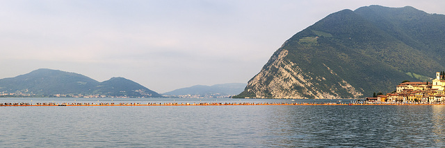 The Floating Piers (1)