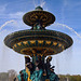 Fontaine de la place de la Concorde , inspirée de celles de St-Pierre à Rome .