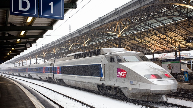 090201 TGV Lausanne neige D