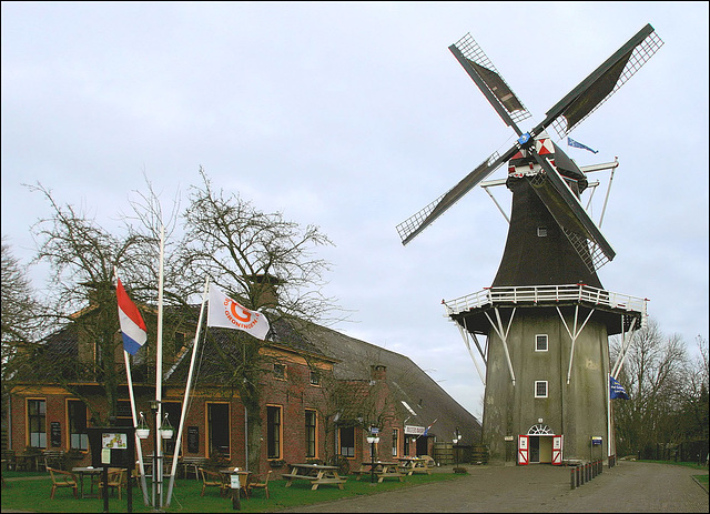 Mosterdmuseum  en molen -De Lelie - te Eenrum