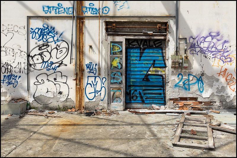 Abandoned Trieste - the past is blue