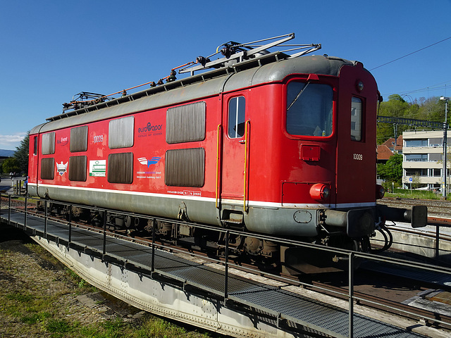 SBB Re 4/4 I ( 10009 ) im Bahnhof Lyss