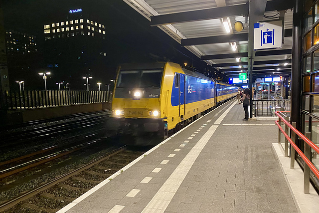 Train arriving at The Hague HS