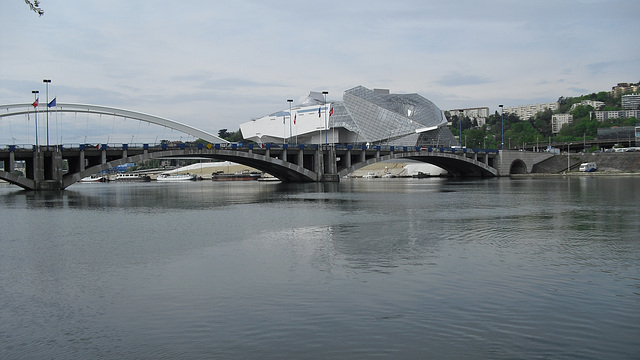 pont Raymond Barre et musée Confluence