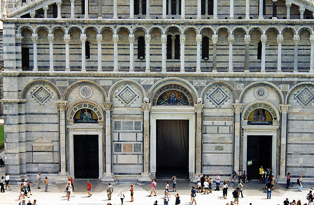 Front zum grossen Dom zu Pisa 2001