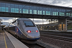 LES AUXONS: Gares BESANCON Franche-Comté: Départ du TGV  6880 pour Strasbourg.