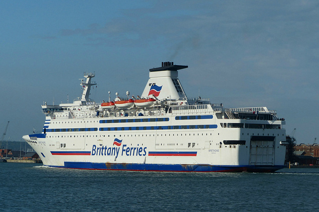 Bretagne arriving at Portsmouth (3) - 22 April 2018