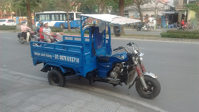 Blue vehicle / Se transporter tout en bleu