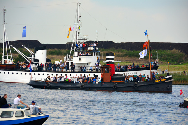 Sail 2015 – Dockyard V and Castor