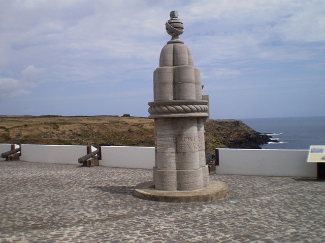 Monument to Carvalho Araújo.
