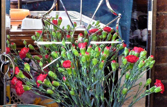 Another bouquet of red carnations