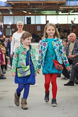 felted set for girls: sleeveless dress, a jacket and a handbag