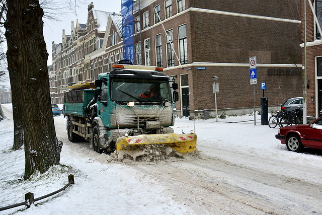 Snow clearing with a 2008 Volvo FE S 4X2R