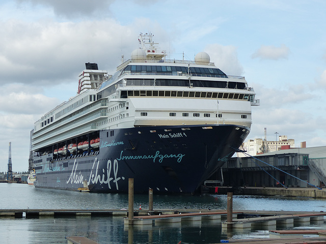 Mein Schiff 1 at Southampton - 1 September 2016