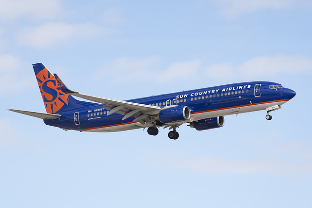 Sun Country Airlines Boeing 737 N829SY