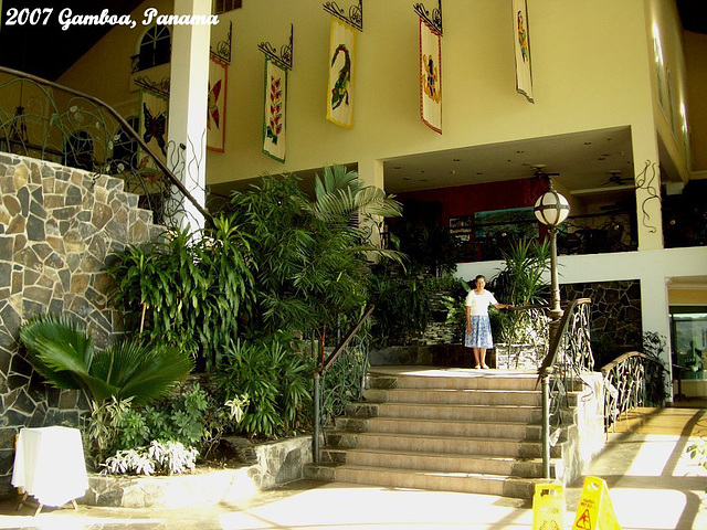 13 Gamboa Resort Foyer
