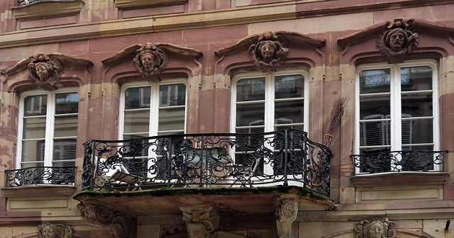 Haus mit Balkon