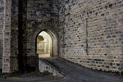 Carcassonne by night - La Tour-Porte Saint-Nazaire