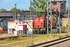 Diesellok V 100 (WFL 203 112-8) in Schwerin an der Dieseltankstelle
