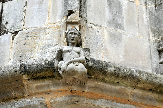 Détail d'une sculpture de la chaire extérieure de l'église N.D. de Vitré