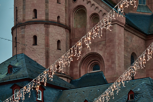 Mainz - Weihnachtsmarkt-Dom-Lichter