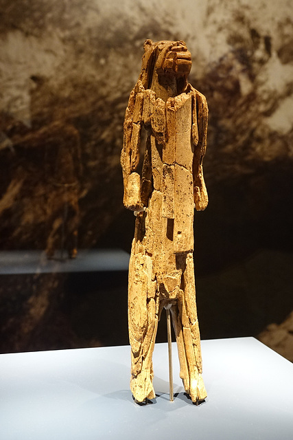 Kunst = Knochenarbeit    seit 40.000 Jahren