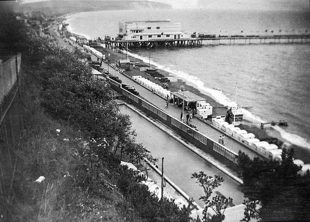 A 1937 view down on Sandown promenade and the Pier