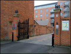 Oxford gated community