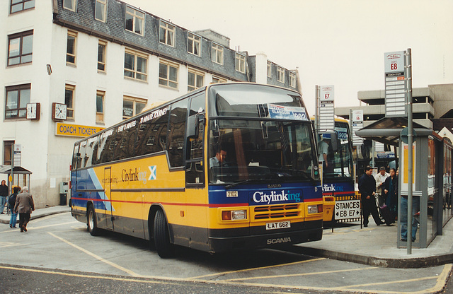 Lowland 2102 (LAT 662 ex G102 RSH) (Scottish Citylink contractor) in Edinburgh - 2 Aug 1997