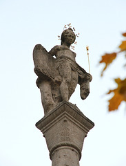 Figur auf der Spitze des Wittelsbacher-Brunnens