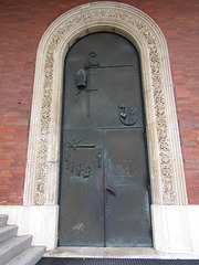 Seitenportal der Basilika St. Bonifaz