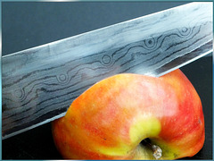 Etwas steht auf  Messers Schneide... Something stands on knife edge... ©UdoSm