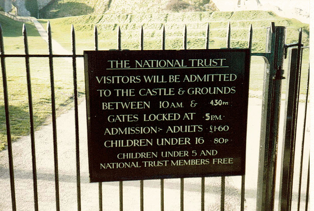 HFF - Entrance to Corfe Castle