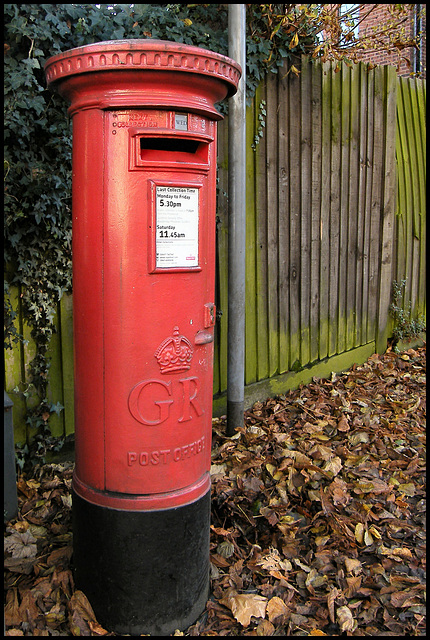 GR red pillar box