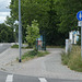 Letzte Einmündung in die Warthestraße vor der Rammrathbrücke (auf Teltower Seite): Am unteren Bildrand mündet die Straße „Am Teltowkanal“ in die Warthestraße ein.